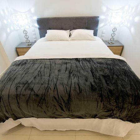 White Lux Apartment For 2 Vipgreece Athens Ngoại thất bức ảnh
